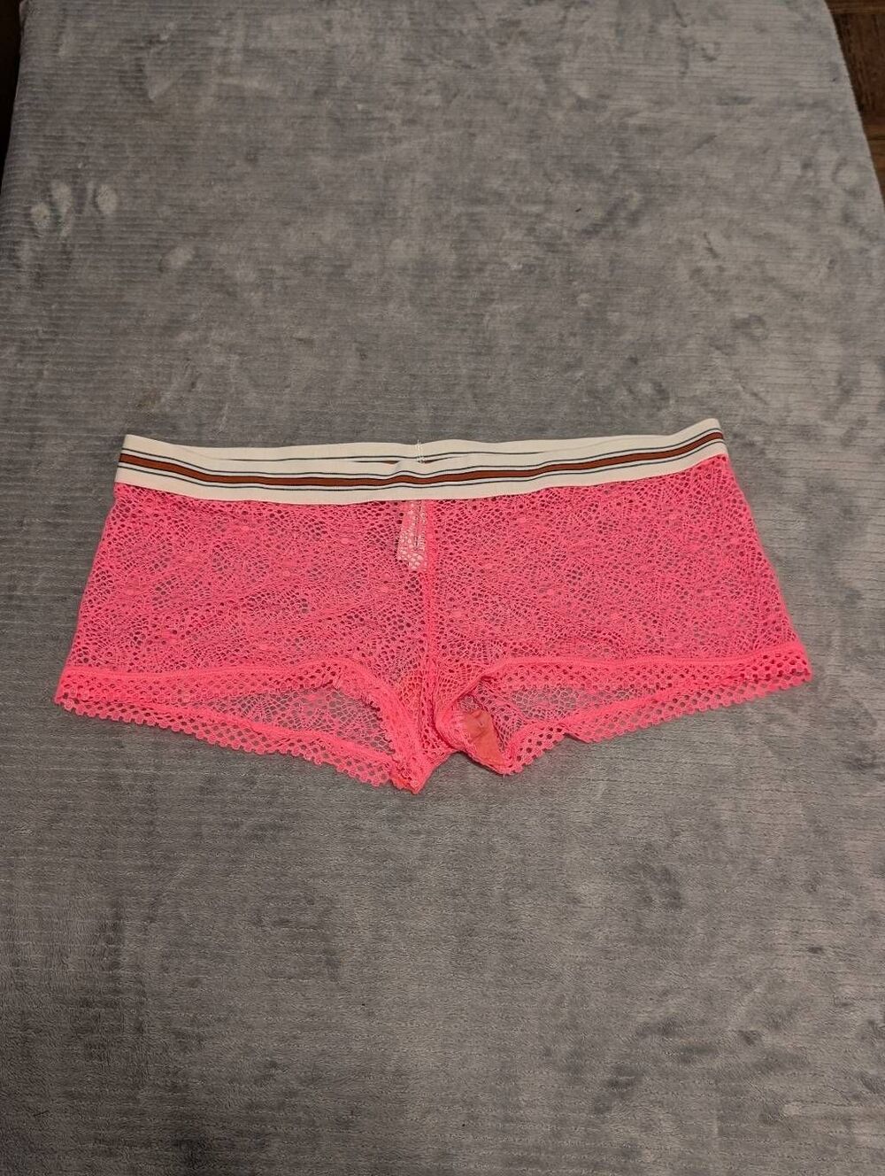 NWT Victoria's Secret Size M Pink Lace Boyshort Panty
